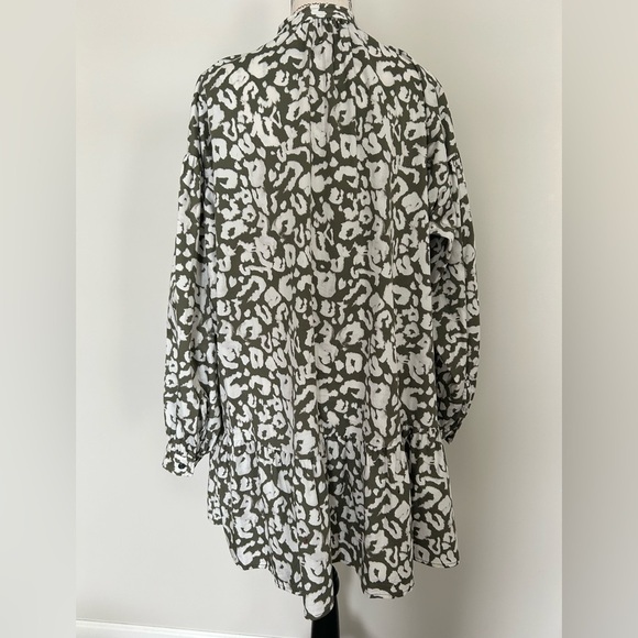 5/$25 Elizabeth and James like new babydoll style dress  size small - Picture 8 of 15